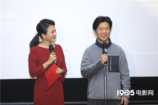 导演称多线叙事结构在《皮壳之下》首映中令人陶醉
