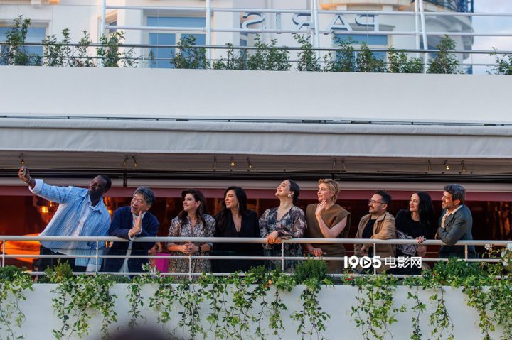 格蕾塔、是枝裕和等亮相戛纳电影节评委会晚宴 -2