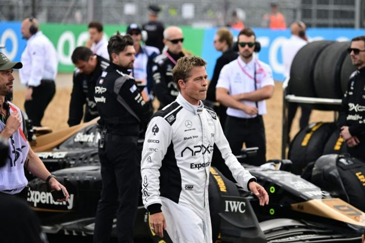 《F1》发布首张海报，布拉德·皮特F1赛车题材新片成本超3亿美元 -2