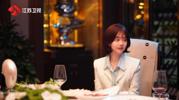 谭松韵评价纪星为“野草创业者”，认为许凯具备强烈反差感 -1