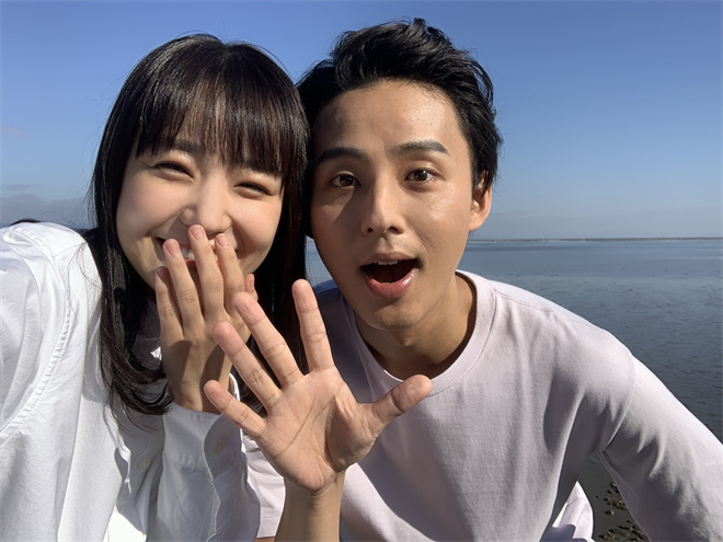 藤谷太辅和奈绪曝光甜蜜自拍照《傲慢与善良》 -1