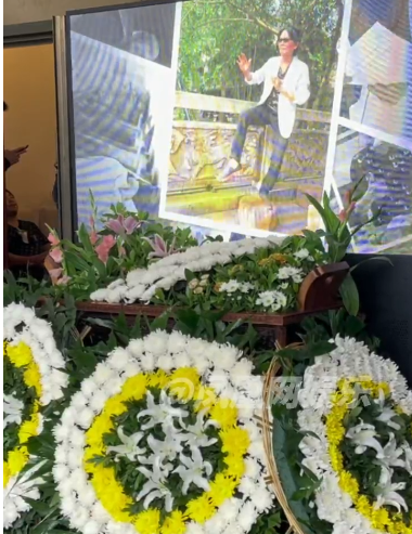 著名配音演员石班瑜逝世后追悼会上 大屏幕播放石班瑜的生前照片 -1