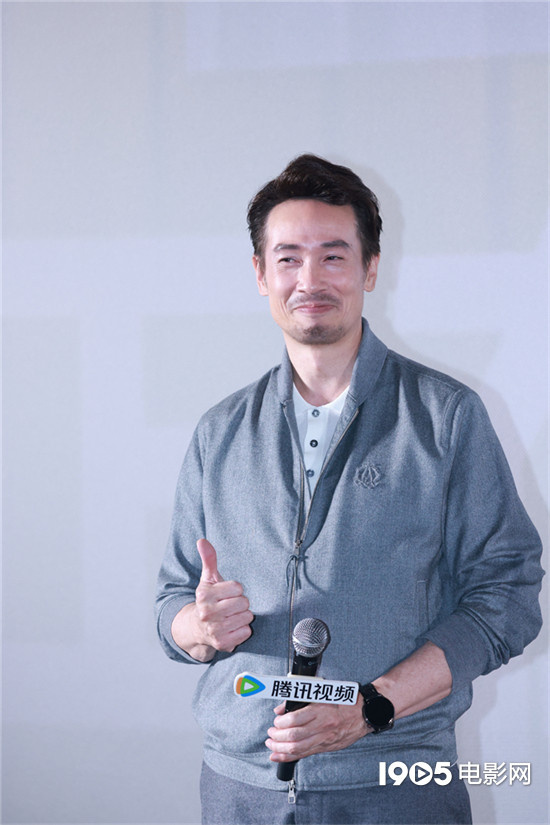 《企业强人》观影盛宴，陈豪姜大卫共舞手势舞助兴 -2