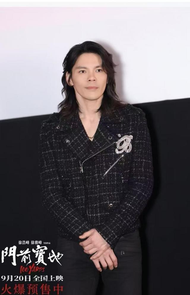 向佐首当制片人《门前宝地》感慨：徐浩峰导演作品拍摄之路不易 -1