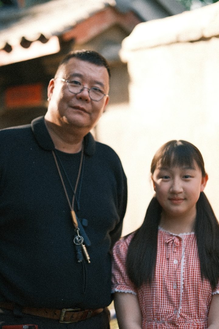《六姊妹》发布何家共济预告及26姐妹团海报 -2