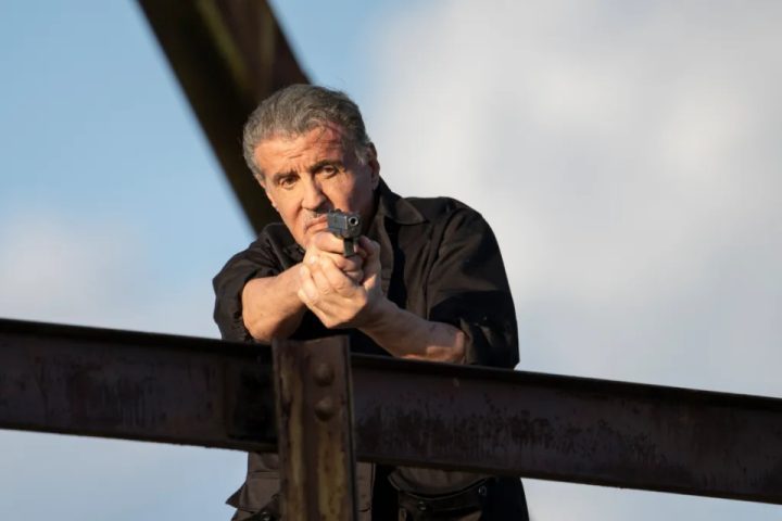 史泰龙主演新片《装甲车》预告发布,饰罪犯大师 -1 史泰龙主演新片《装甲车》预告发布,饰罪犯大师 -1