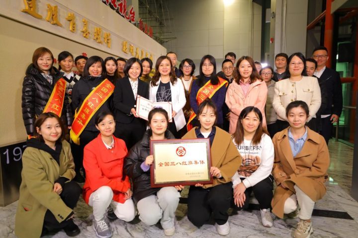 《向前一步》是荣光也是责任,荣获第34届中国新闻奖“新闻名专栏” -2 《向前一步》是荣光也是责任,荣获第34届中国新闻奖“新闻名专栏” -2