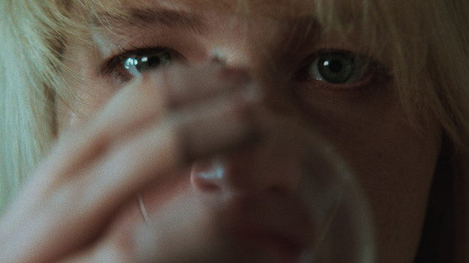 《去死吧,我的爱》剧照曝光：大表姐与帕丁森热舞激情 -2