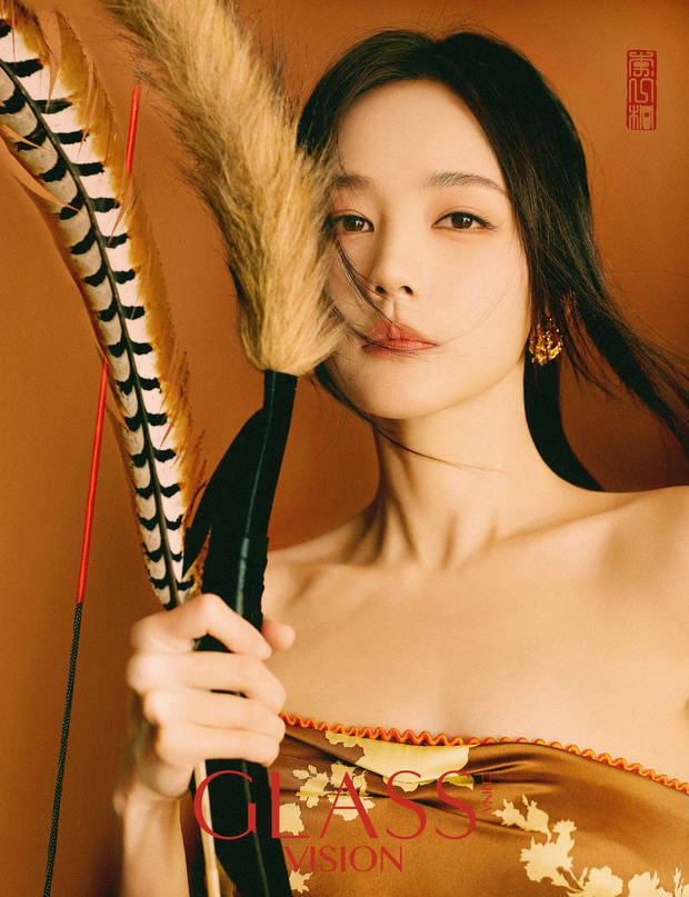 朱茵、林依晨、李一桐：《黄蓉》三代同框杂志大片 -4