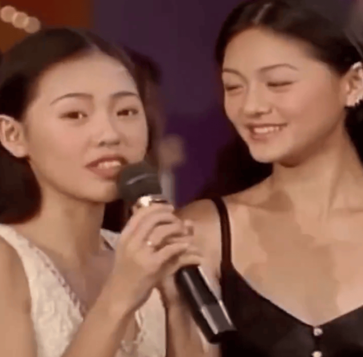 好友揭秘《大S头七》：小S泪洒香槟，身影日渐消瘦 -1