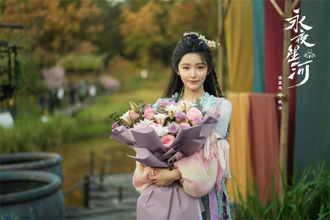 00后新晋国民女儿饶嘉迪出演《永夜星河》桃子引发热议 -1