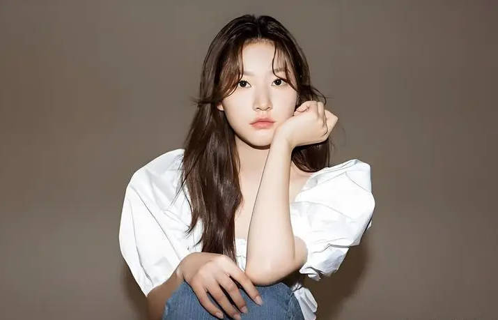 金赛纶父亲：女儿受“隐婚”谣言影响 心理受创 -1