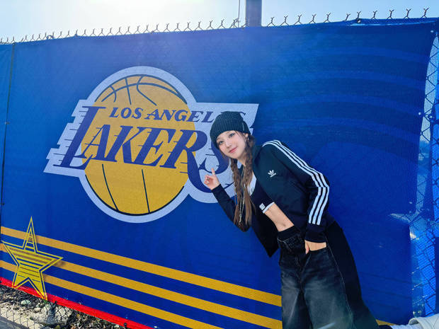 宋雨琦亮相NBA全明星赛 与姚明麦迪同框留念 -2