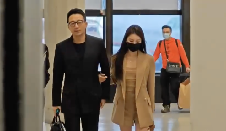 汪小菲带马筱梅抵台，媒体追问下沉默以对 -1