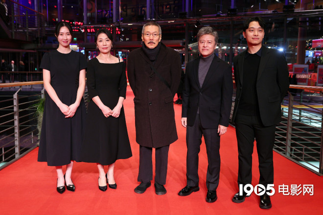 洪尚秀新片柏林首映，金敏喜缺席 -2