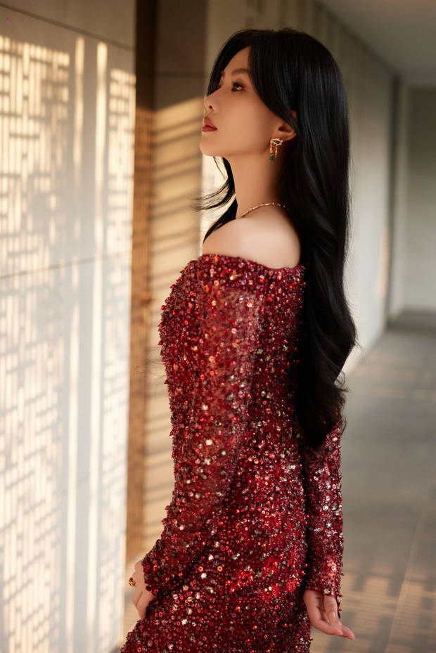 刘诗诗红裙镶钻，如焰火女神降临 -3