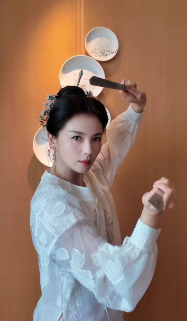 “三条簪”下的刘涛：侠女风范，坚毅眼神 -4