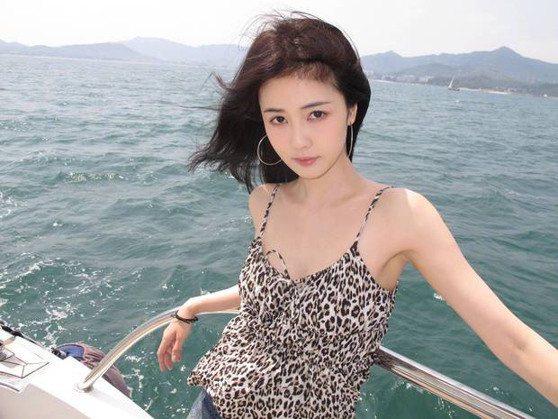白鹿豹纹吊带 海上怡然自得 -4