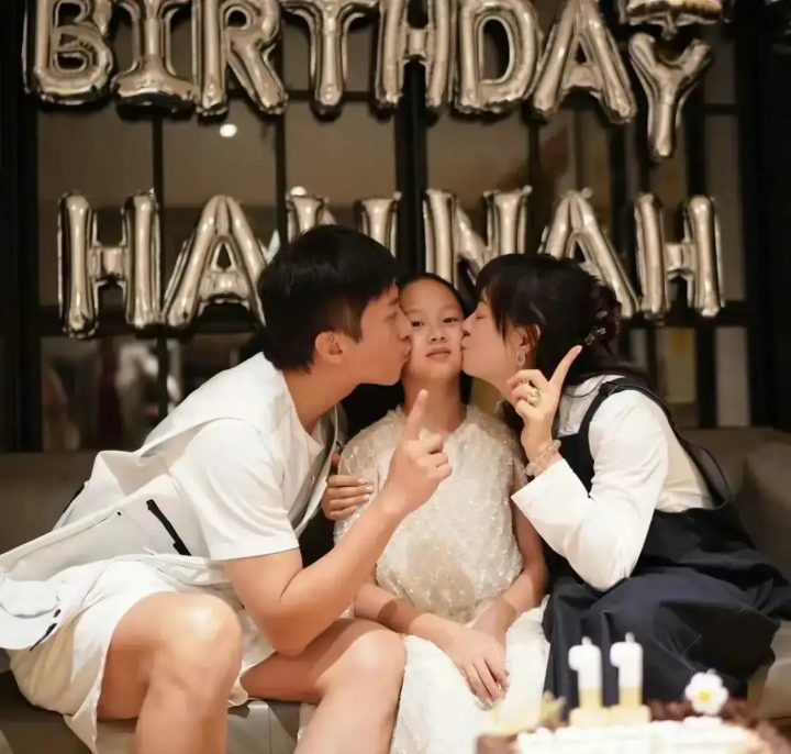邓超孙俪“亲手”为小花制作蛋糕，全家共庆11岁生日 -1