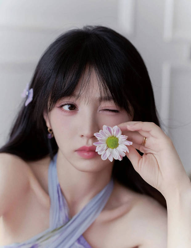 田曦薇《紫色挂脖长裙》：微卷簪花，灵动如精灵 -1