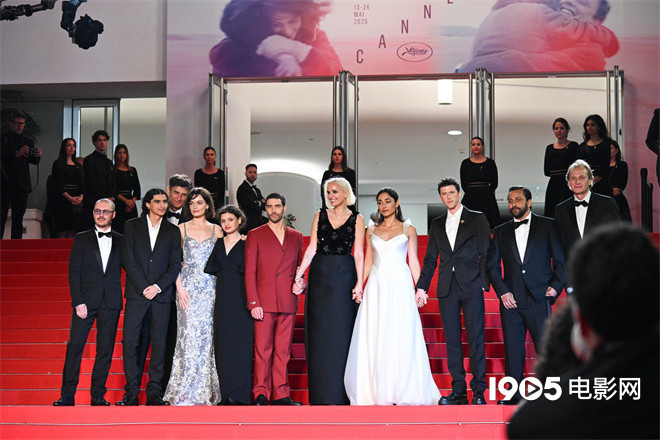 张子枫新片《花漾》戛纳首映,金棕榈女导亮相 -1 张子枫新片《花漾》戛纳首映,金棕榈女导亮相 -1