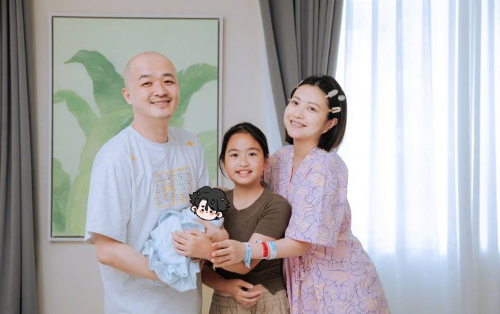 包贝尔520公布二胎出生 -1