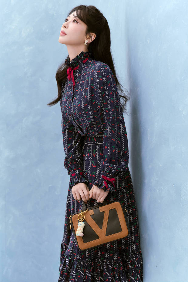 杨紫穿樱桃碎花裙，复古温柔甜妹来袭！ -3