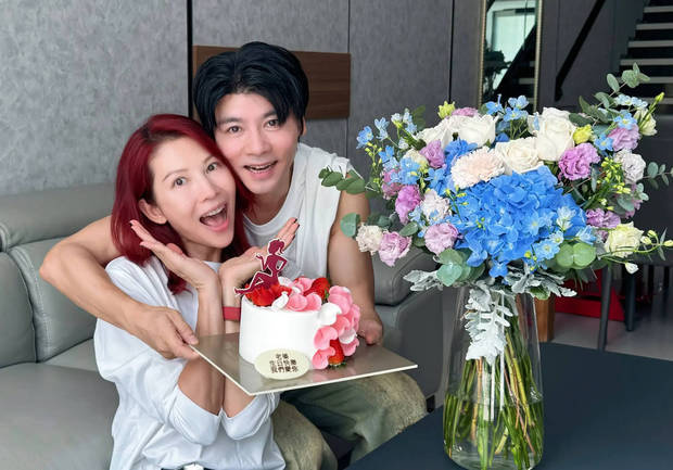 蔡少芬生日喜乐融融！张晋晒全家福，夫妻恩爱逗趣庆生 -2