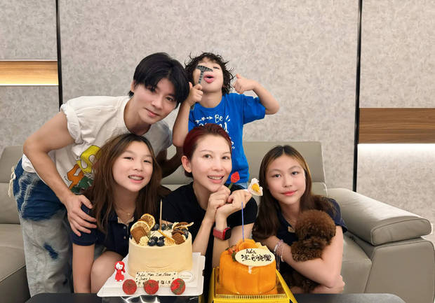 蔡少芬生日喜乐融融！张晋晒全家福，夫妻恩爱逗趣庆生 -1