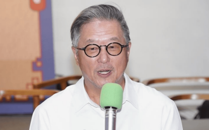 王伟忠：小S金钟奖提名，定将盛装出席 -1