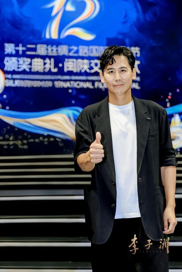 《李子洲》：丝路电影节力荐 剧组红毯首秀 -3