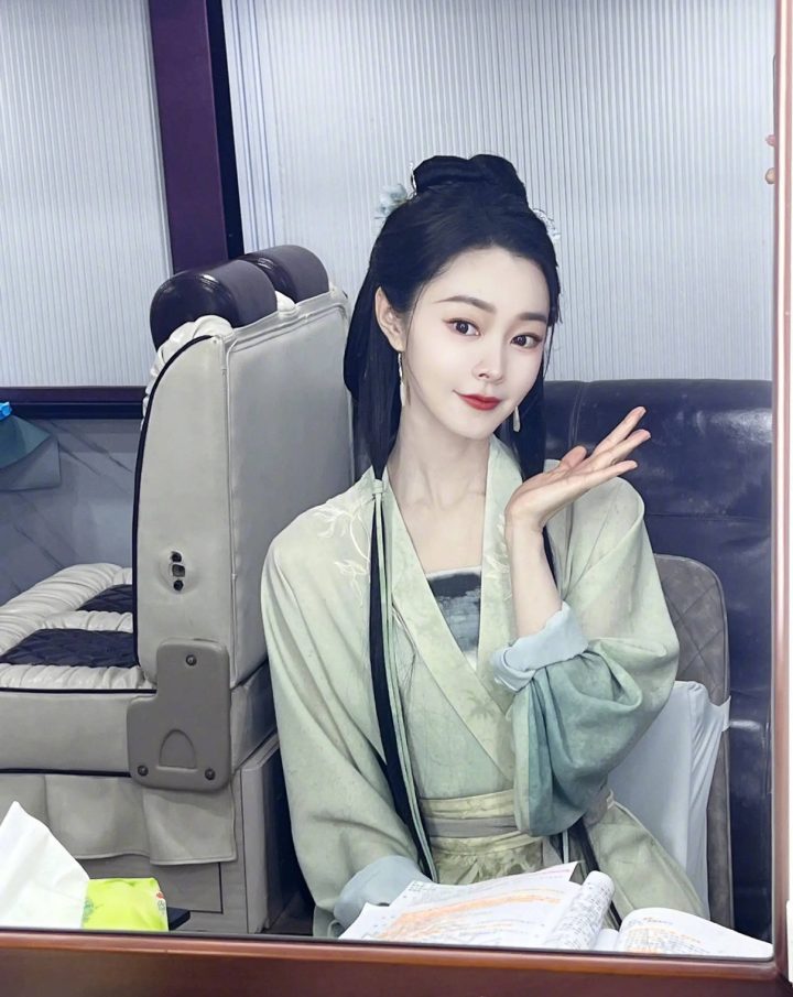 宋轶辟谣整容:新化妆师带来变化 -1 宋轶辟谣整容:新化妆师带来变化 -1