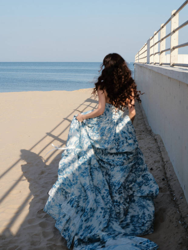 蔡文静着青花瓷裙，展现清新国风美 -2