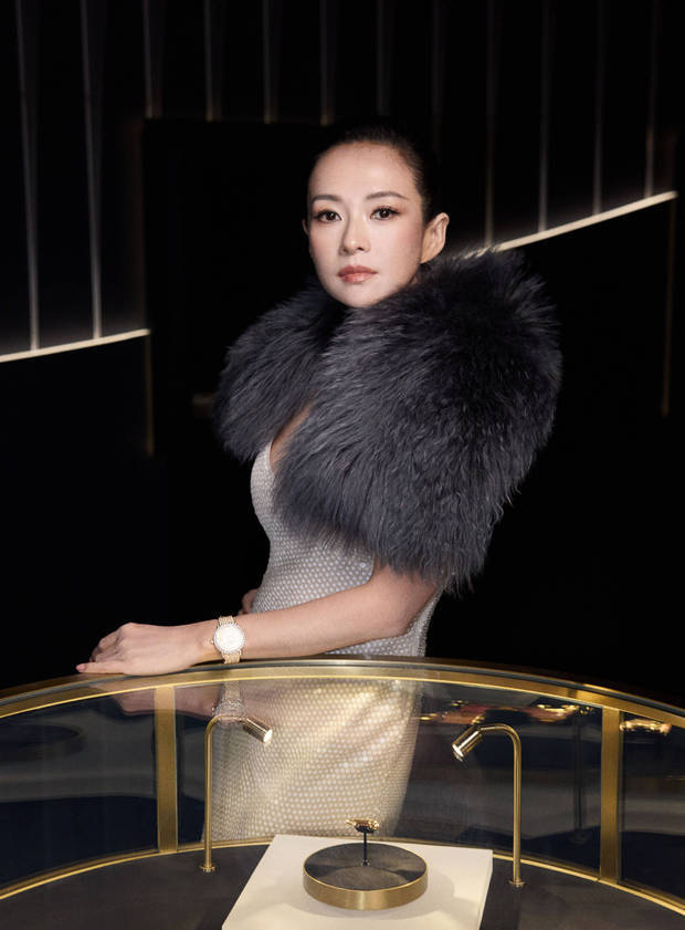章子怡皮草毛领搭配亮片裙，尽显华丽雍容 -3