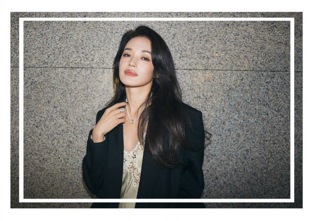 舒淇时尚魅力爆棚:缎裙配西装,单手叉腰尽显松弛 -2 舒淇时尚魅力爆棚:缎裙配西装,单手叉腰尽显松弛 -2