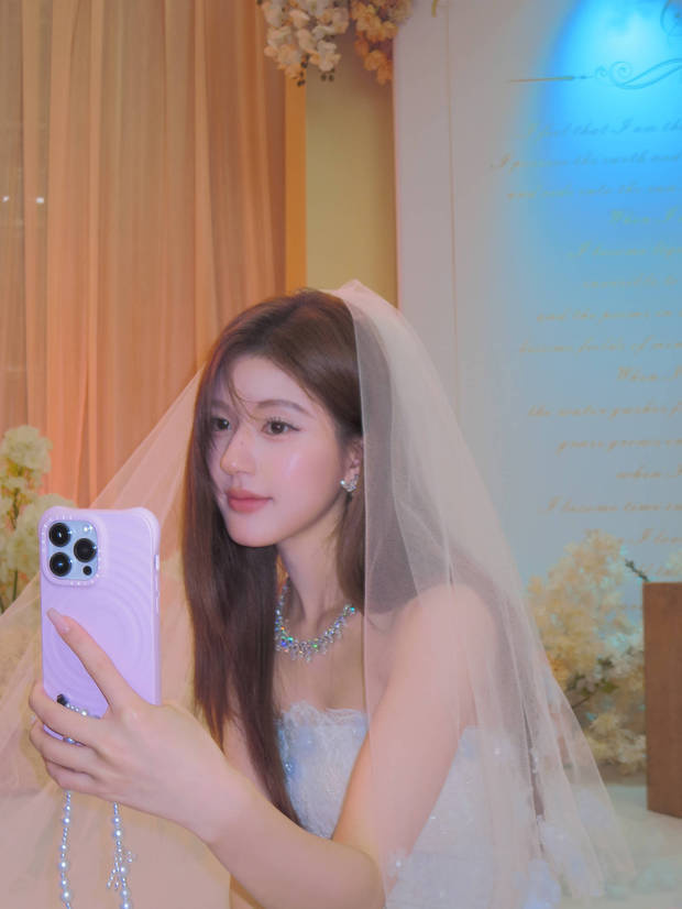 赵露思婚纱璀璨,明眸善睐,美艳不可方物 -1 赵露思婚纱璀璨,明眸善睐,美艳不可方物 -1